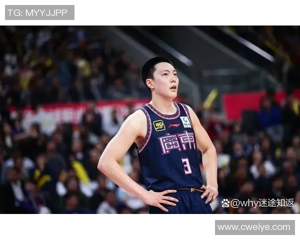 胡明轩的篮球之路：从青涩少年到CBA明星的成长历程与挑战