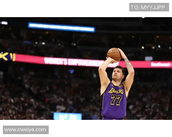 掘金与湖人激战正酣NBA季后赛精彩对决引发球迷热议 掘金与湖人激战正酣NBA季后赛精彩对决引发球迷热议